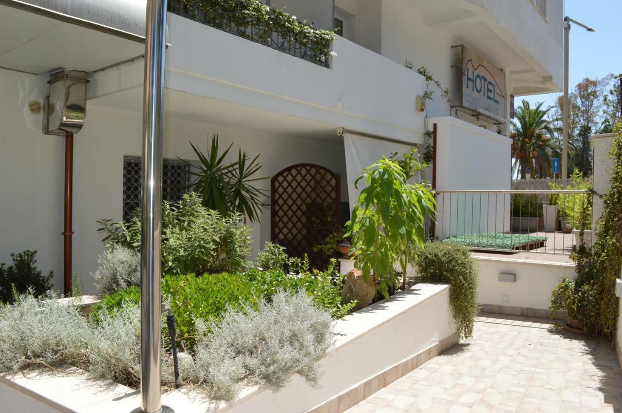 Hotel Chentu Lunas Cagliari Exterior foto